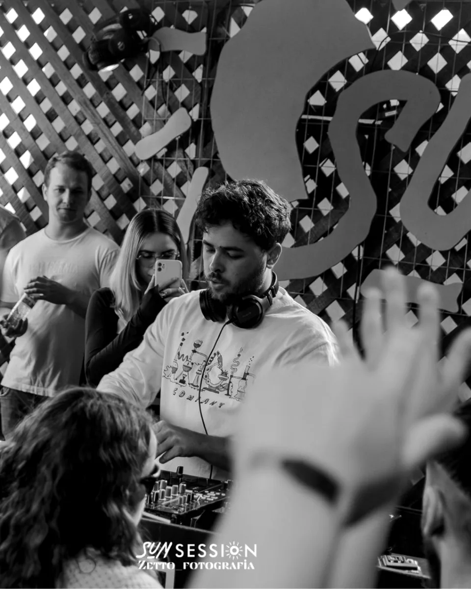 William Kaiser tocando ao vivo no Sun Session