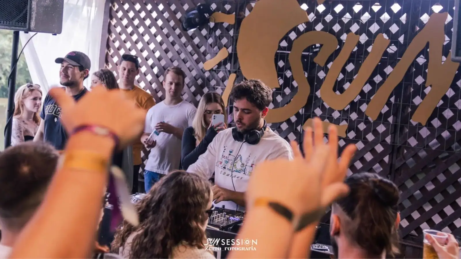 William Kaiser tocando para a pista cheia