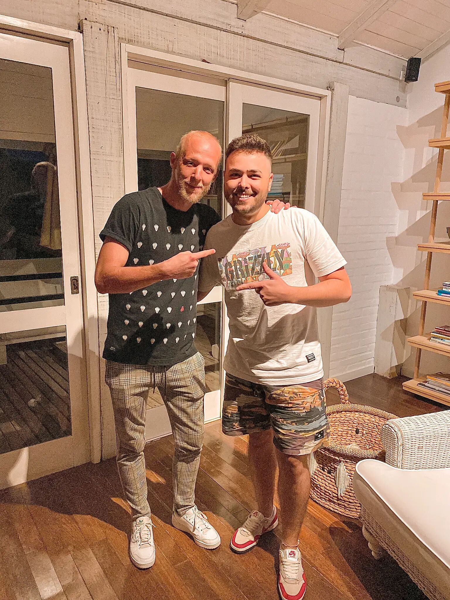 William Kaiser ao lado de Boris Brejcha durante mentoria de produção musical profissional